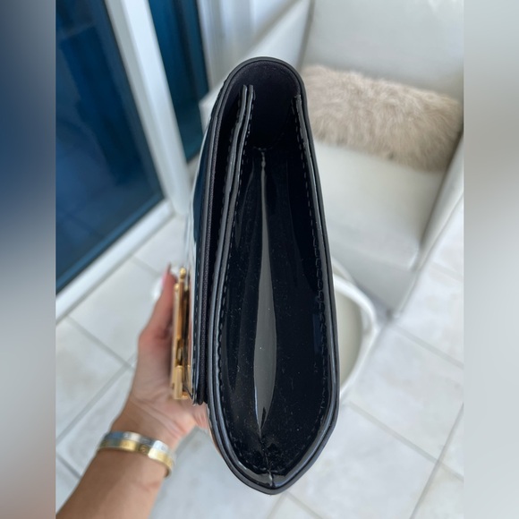 Louis Vuitton Vernis Louise Black Patent Leather Clutch - Picture 6 of 10